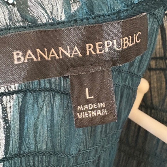 Banana Republic Smocked Ruffle Collar Blouse in Glen Green Size Large - Picture 6 of 7